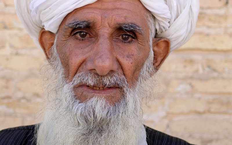 Iran-Traditions-vestimentaires-Hommes